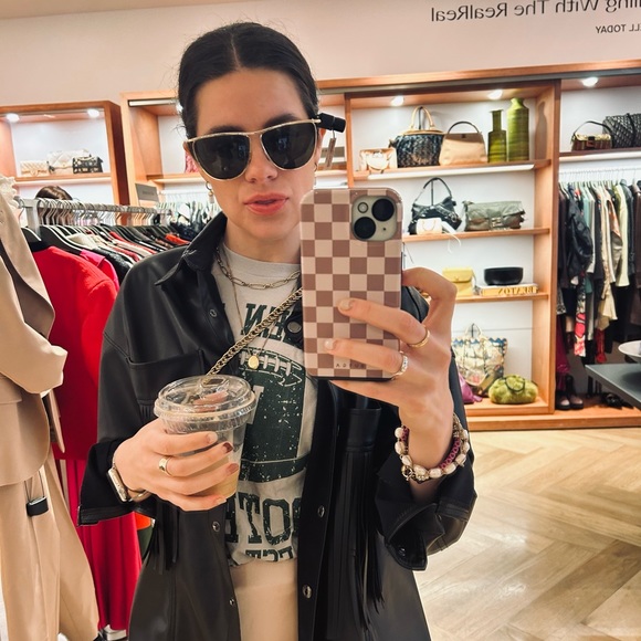 Meet your Posher, Kaitlyn - Picture 4 of 4